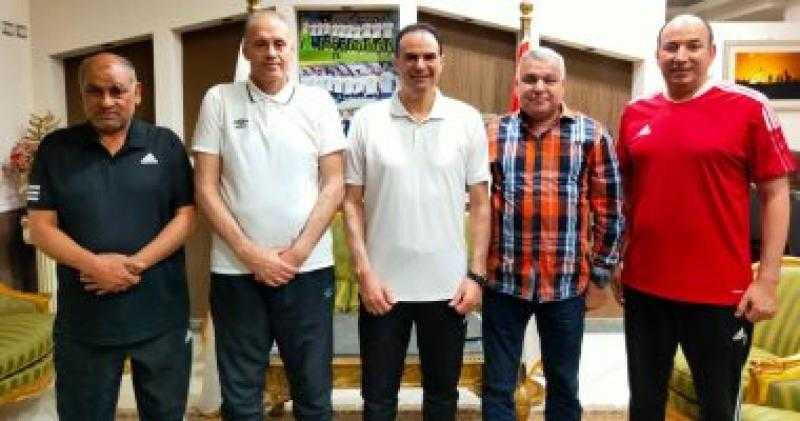 عبد الحميد بسيونى مديرا فنيا لطلائع الجيش خلفا للنحاس عبد الحميد بسيونى مديرا فنيا لطلائع الجيش خلفا للنحاس