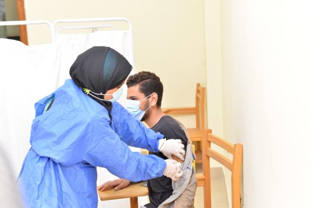 جامعة كفرالشيخ تواصل تطعيم طلابها ضد كورونا لليوم الرابع.. صور