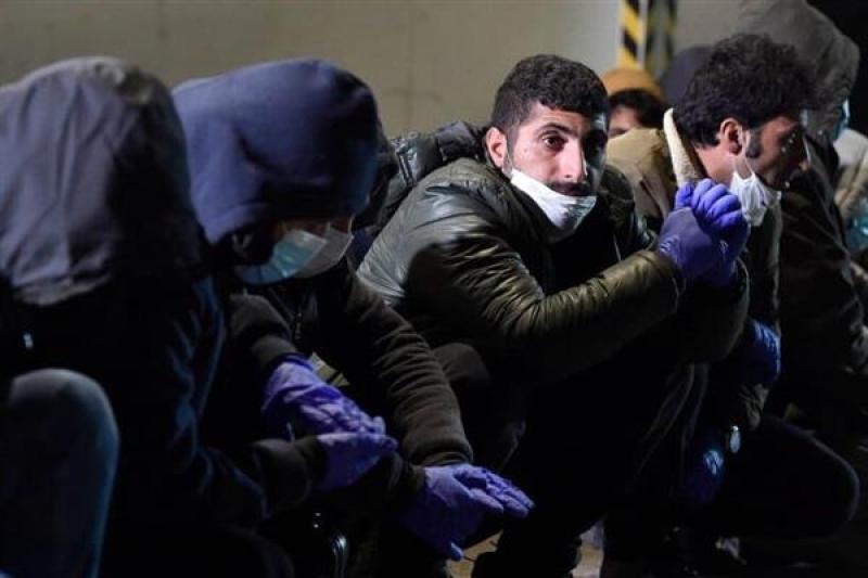 التشيك تعتقل 157 مهاجرا على الحدود