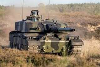 وزير دفاع بريطانيا: الدبابات الممنوحة لأوكرانيا تصل خط المواجهة مايو المقبل