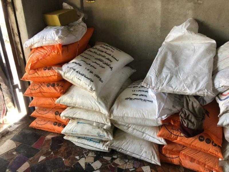 ضبط طن أسمدة زراعية و1000 لتر بنزين قبل تهريبهم وبيعهم بالسوق السوداء
