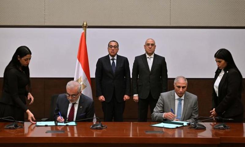 توقيع عقد تخصيص أرض مشروع طبي تعليمي عمراني متكامل بمدينة الشروق باستثمارات 300 مليون دولار