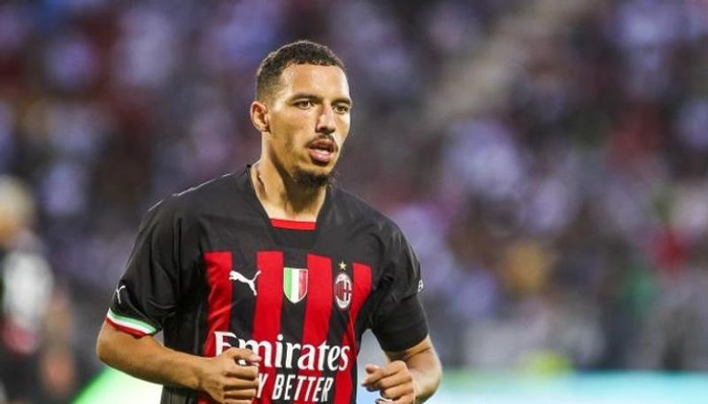 النجم الجزائري إسماعيل بن ناصر