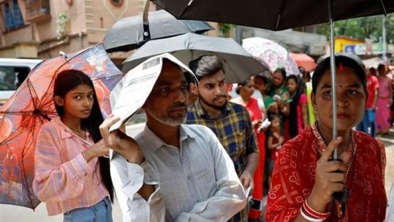 وسط موجة حارة غير مسبوقة، ملايين الهنود يصوتون في المرحلة النهائية من الانتخابات