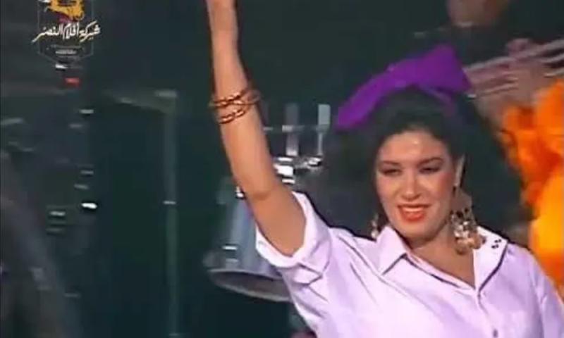 فيفي عبده:  الرقص حرمني أعيش مراهقتي ودلوقت بعمل كل الحركات» (فيديو)