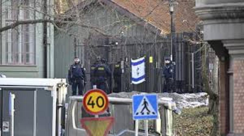 رومانيا: إلقاء زجاجة مولوتوف على مدخل السفارة الإسرائيلية في بوخارست