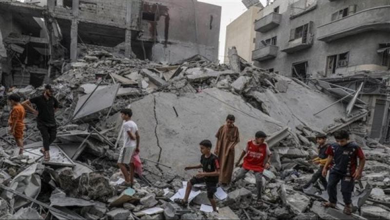 الرئيس الفلسطيني يطالب مجلس الأمن بعقد جلسة طارئة لبحث مجزرة مخيم النصيرات