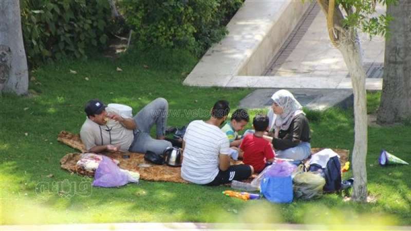 العائلات تتصدر المشهد في حديقة الأزهر بأول أيام عيد الأضحى