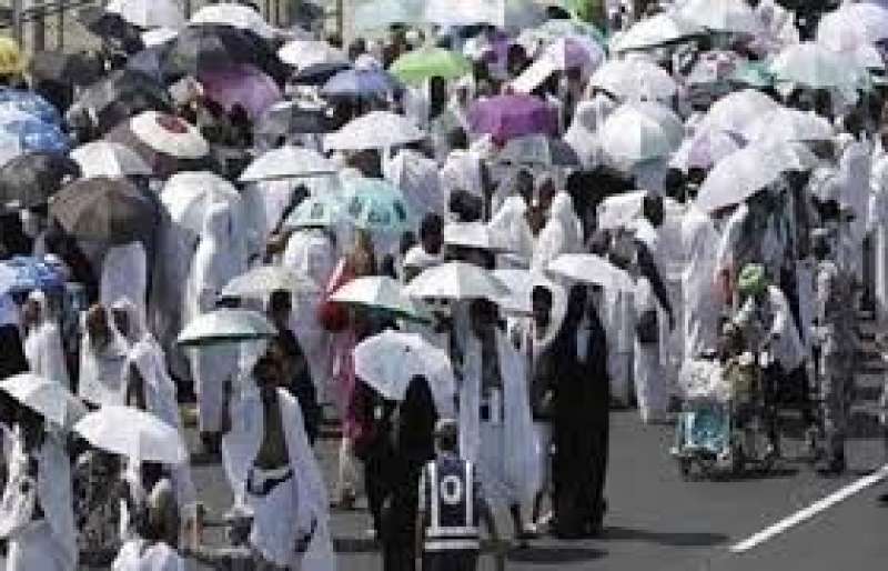مشددةً على استخدام المظلات.. ”الصحة” السعودية تحذر من تعرض الحجاج لأشعة الشمس لفترات طويلة