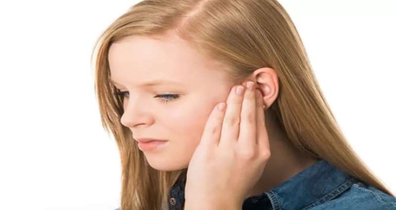 أسباب انسداد الأذن وطرق علاجها في المنزل