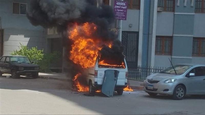 السيطرة على حريق داخل سيارة أمام مسجد فى القليوبية