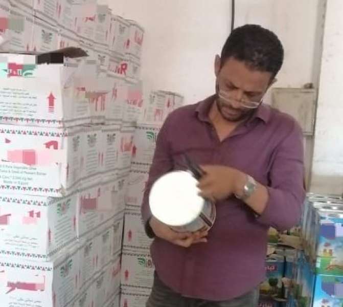 في بني سويف .. تحرير محاضر وإعدام مواد غذائية  منتهية الصلاحية في حملة لمراقبة الأغذية بشرق النيل