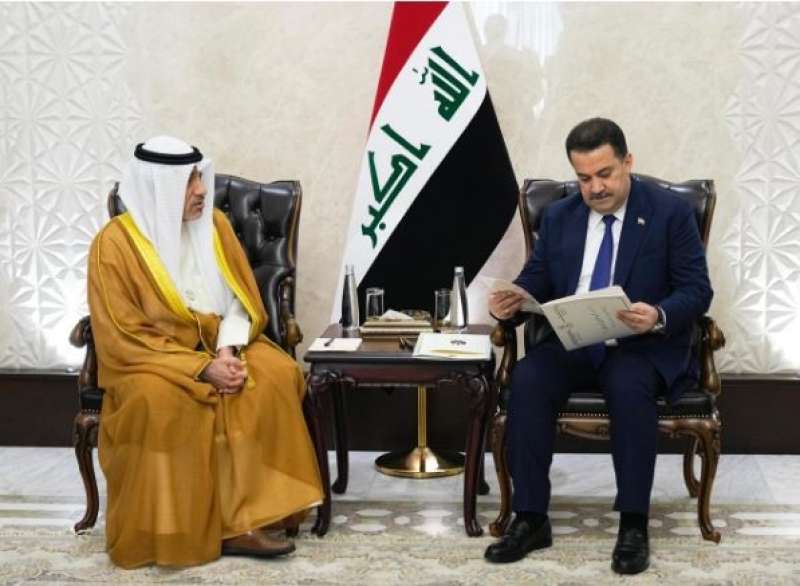 وزير داخلية الكويت ورئيس وزراء العراق يبحثان سبل تعزيز العلاقات الثنائية