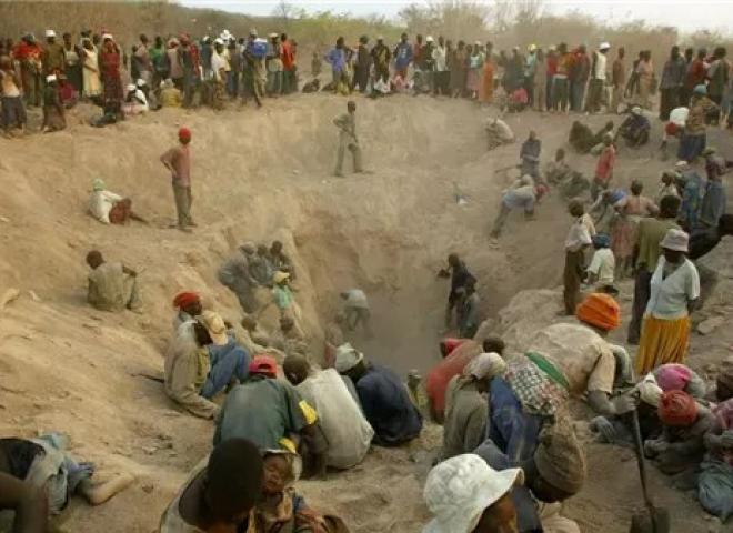 انهيار أرضي بإثيوبيا يودى بحياة 257 شخصاً .. وتوقعات بارتفاع الأعداد