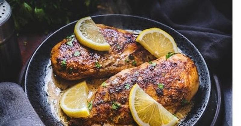 طريقة عمل الدجاج بالليمون والزعتر.. طبق سريع التحضير