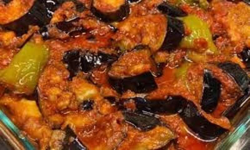 سهلة ولذيذة.. طريقة عمل المسقعة باللحم المفروم
