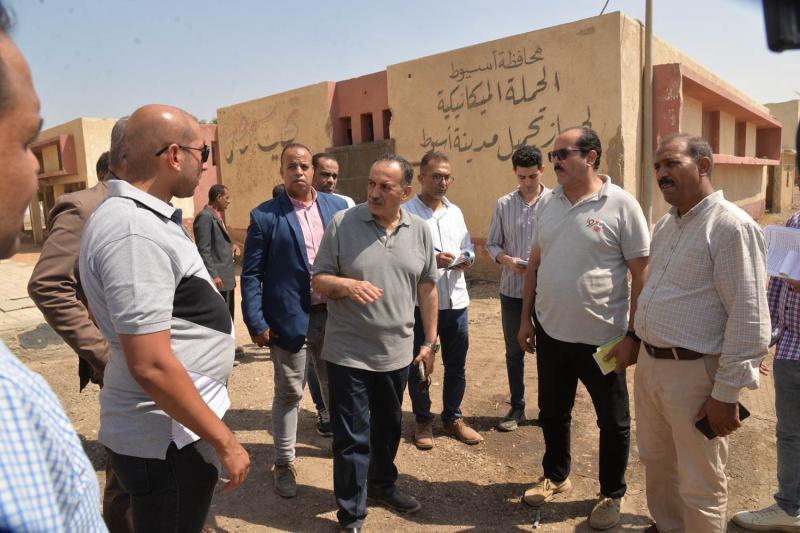 محافظ أسيوط يتفقد جراجات الانقاذ السريع والأحياء بمنطقة عرب المدابغ