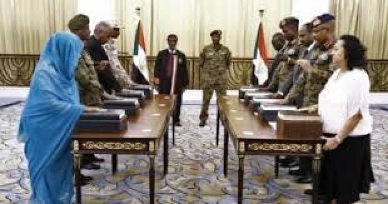 عضو مجلس السيادة السوداني يؤكد الحرص على إحلال السلام وتأمين الفرق الإغاثية