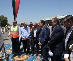 رئيس الوزراء يتفقد أعمال مشروع ازدواج طريق أسيوط/ ديروط الزراعي