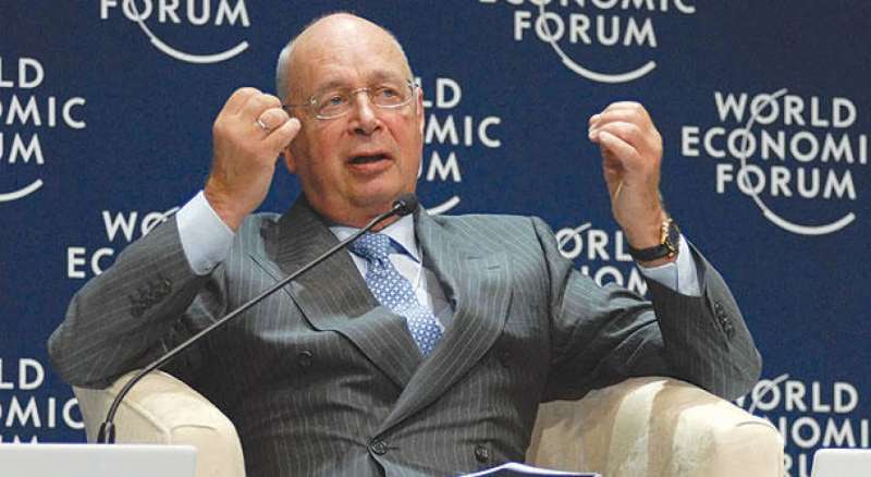من البديل؟ استقالة كلاوس شواب في سريّة تامة ومفاجأة