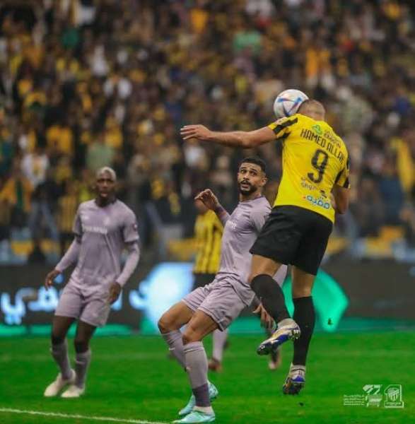 هل يحسم الاتحاد دوري روشن في مباراة النصر القادم؟ الصعوبات تنتظر العميد