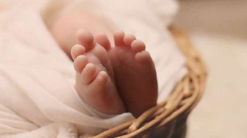 هل قُتلت؟ الطب الشرعي يكشف أسباب وفاة رضيعة في الحضانة