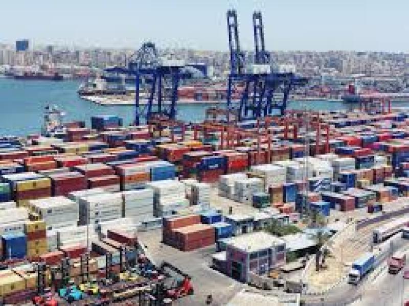 استئناف الملاحة البحرية بميناء الغردقة بعد توقف مؤقت بسبب الطقس