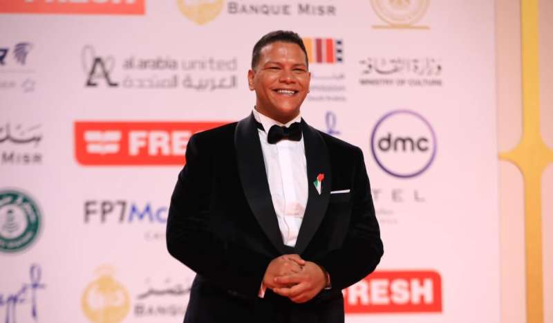 ”ادعوا لها وادعوا لنا”.. أحمد عبد الحميد يطلب من جمهوره الدعاء لابنته لإجرائها جراحة كبيرة في المخ