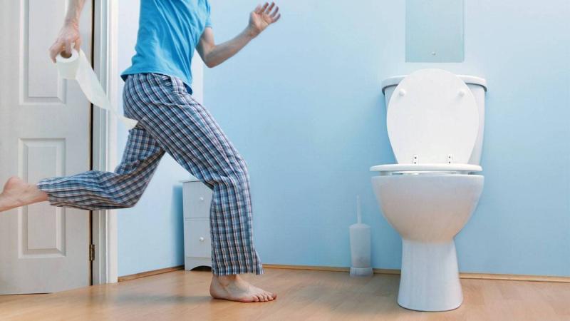 تفسير حلم التبول على الملابس في المنام للرجل والمرأة لابن سيرين