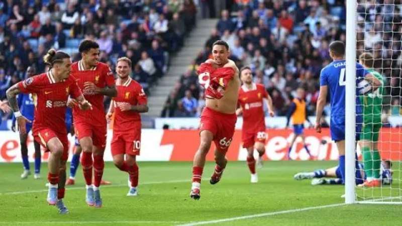 أرنولد يرد على أعناب ريال مدريد.. وليفربول يرفع سقف الشروط قبل الرحيل