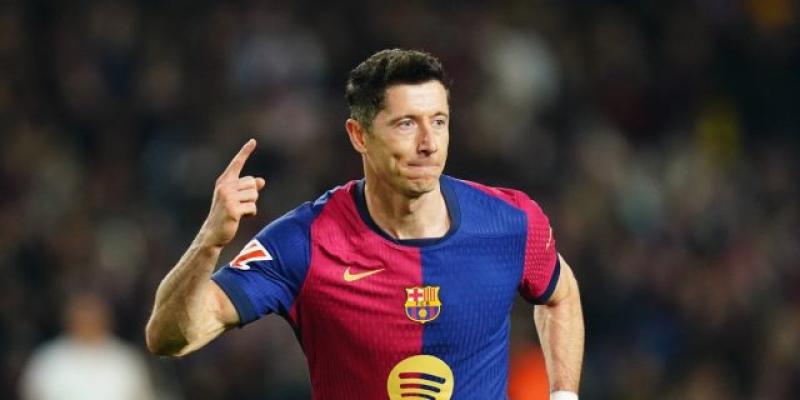 هل يشارك ليفاندوفسكي أمام انتر ميلان بدوري الأبطال؟