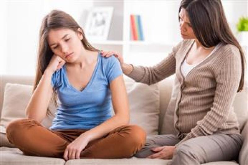 حين تُزهِر الطفولة مُبكرًا.. كيف تدعمين ابنتك في أولى خطوات النضج؟