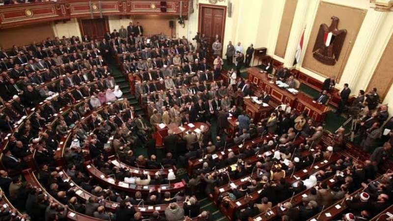 في البرلمان... نائب: أنت هتعلمني العيب؟ والآخر يرد: أيوة هعلمك!!