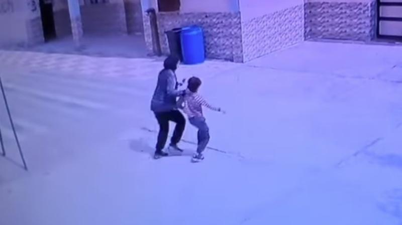 حين يُقابل الاستئذان بالعنف.. صرخة طفل مريض من داخل مدرسة بحدائق القبة