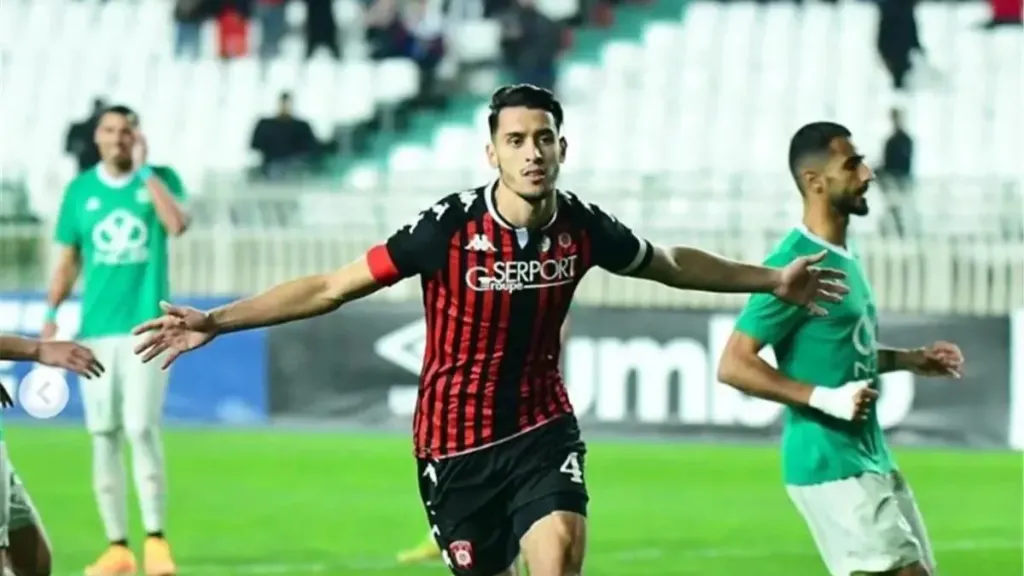 المدافع الجزائري زين الدين بلعيد