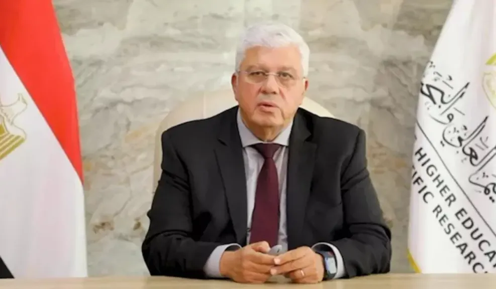 أيمن عاشور
