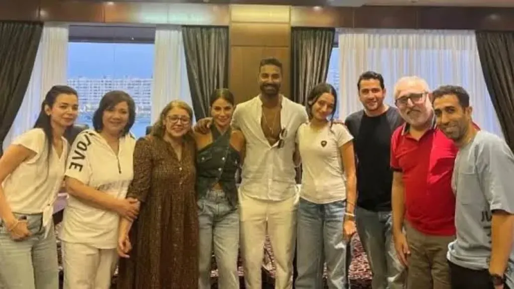 مسلسل 220