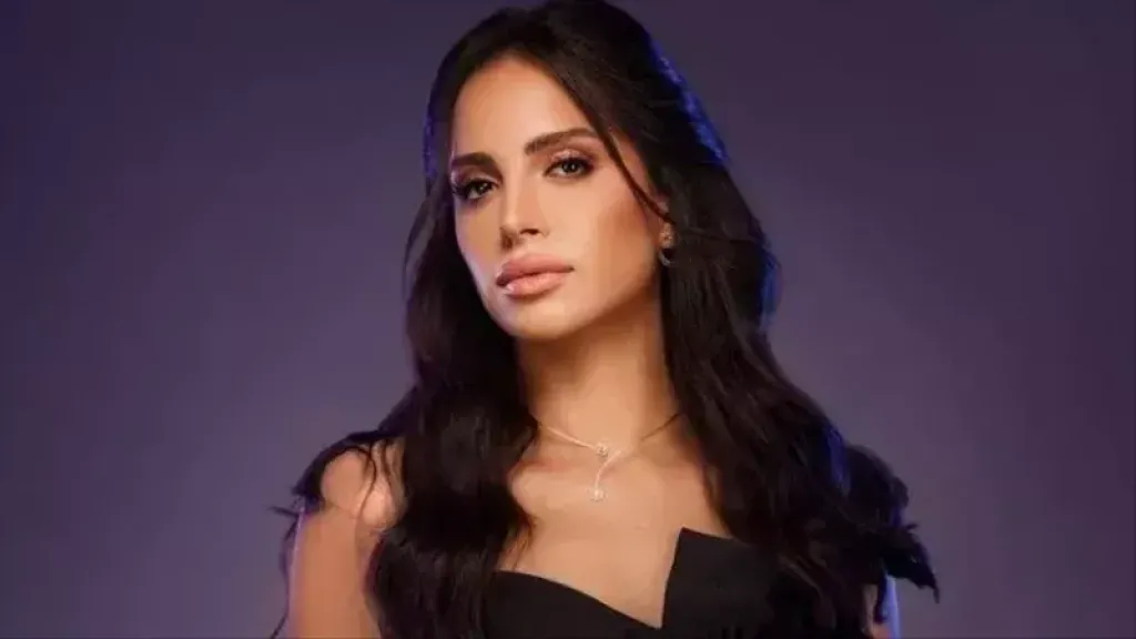 الفنانة امال ماهر