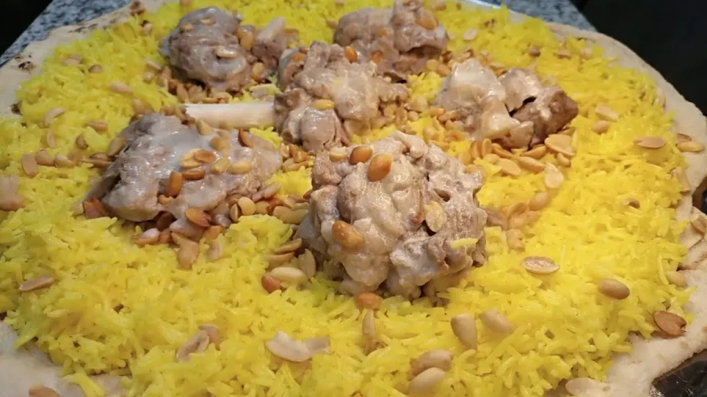 طريقة عمل المنسف الأردني والدولمة العراقي